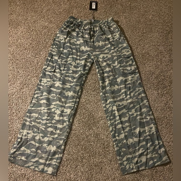 Khaki Camo Print Wide Leg Cargo Pants - Picture 3 of 4
